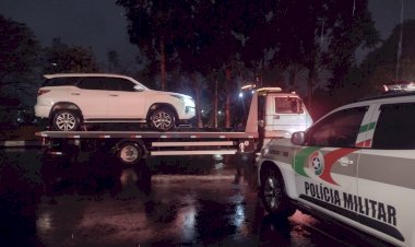 Caminhonete  Hilux tomada de assalto na Santa Luzia é encontrada pela PM