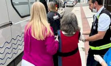 ‘Cheiro muito forte’: idosa de 91 anos é encontrada com cadáver do filho em apartamento em SC