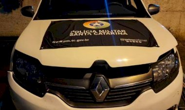 Casal tem carro roubado após estacionar em uma sorveteria em Criciúma