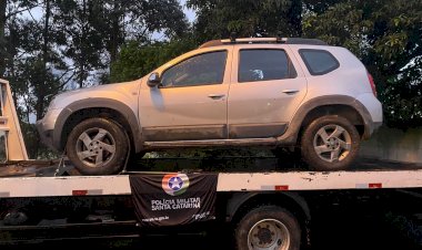 PM encontra  em local de desova Veículo roubado em Cocal  do Sul