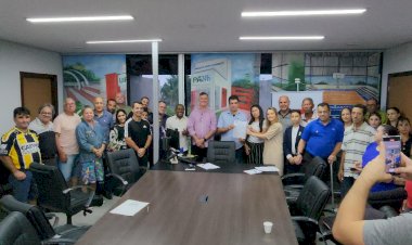 Bairros de Criciúma  são contemplados com ordens de serviço para construção de novos centros comunitários, ginásio de esportes e pavimentação de ruas