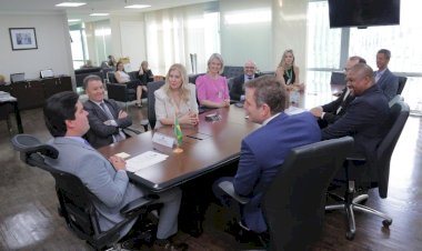 Instalação de pista de Atletismo com padrão internacional na Unesc é discutida em reunião com Ministro do Esporte