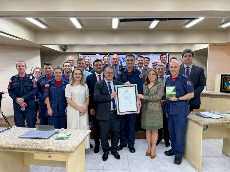 Projeto Golfinho do 4º BBM recebe moção de aplausos na Câmara de Criciúma