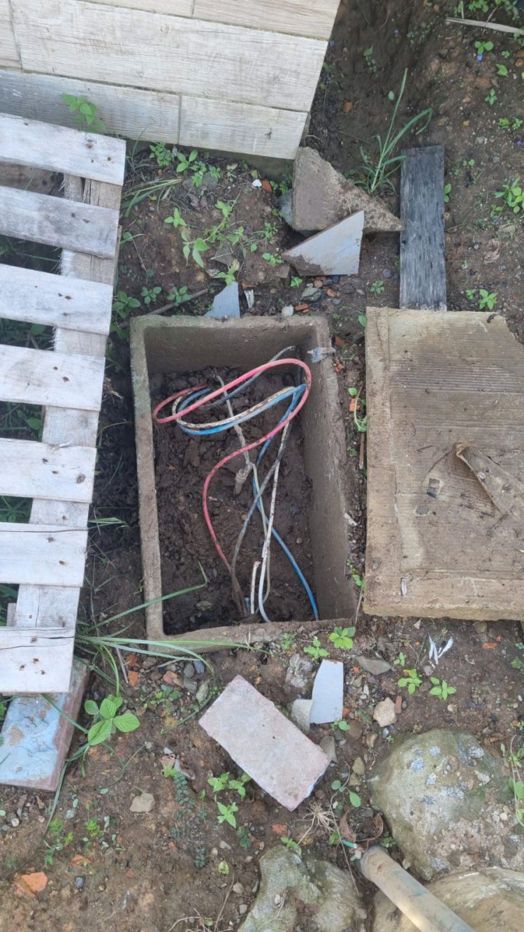 PM prende homem que cumpre pena em liberdade furtando fio em residência