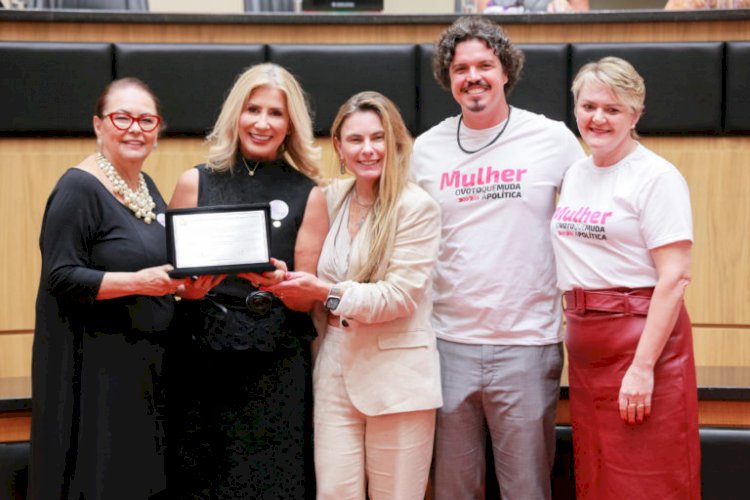 Assembleia homenageia Luciane Ceretta entre mulheres de papel transformador em Santa Catarina