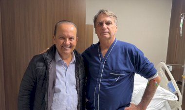 Governador Jorginho Mello visita Bolsonaro no hospital