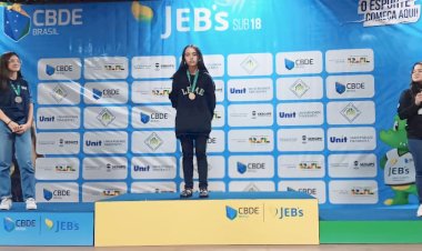 Enxadrista criciumense Clara Dias é campeã dos Jogos Escolares Brasileiros de 2024