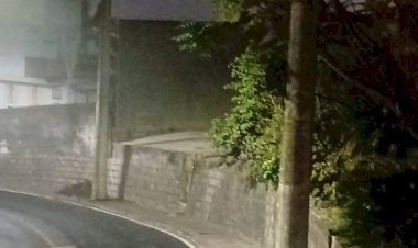 Moradores do Bairro Operária Nova  reclamam de Poste colocado na Calçada