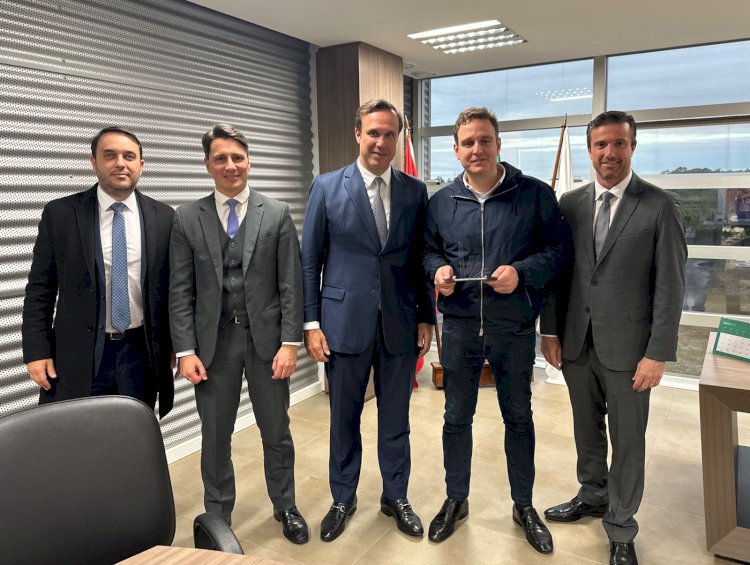 Ricardo Guidi recebe homenagem da OAB em Criciúma