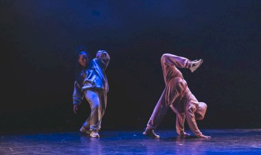 Teatro Elis Angeloni recebe neste sábado  a turnê do bailarino francês Jamsy por SC