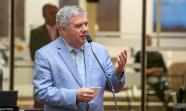 Após solicitações do deputado Mário Motta, Secretaria de Educação abre edital para compra de uniformes escolares