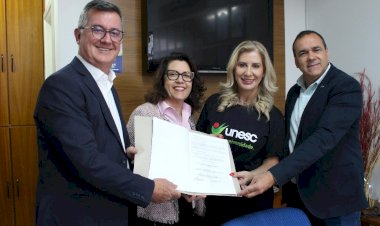 Unesc assume ajardinamento da Praça Nereu Ramos