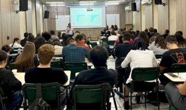 Curso de Direito promove palestra em alusão ao Outubro Rosa