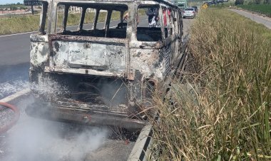 VEICULO PEGA FOGO EM RODOVIA