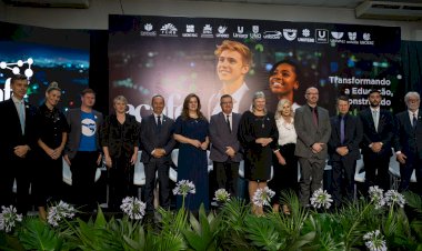 Reitora Luciane Ceretta toma posse para novo mandato na presidência da Acafe
