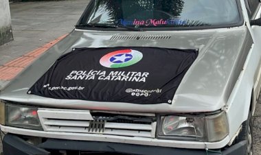 Carro furtado é encontrado no Michel pela PM