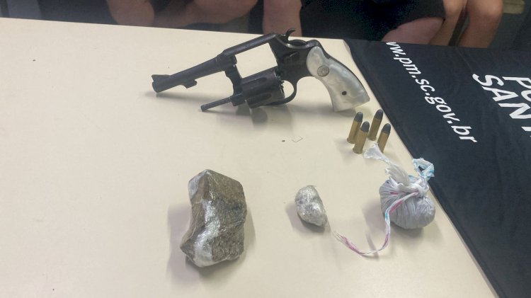 PM prende trio em bar com drogas e arma no bairro Francesa