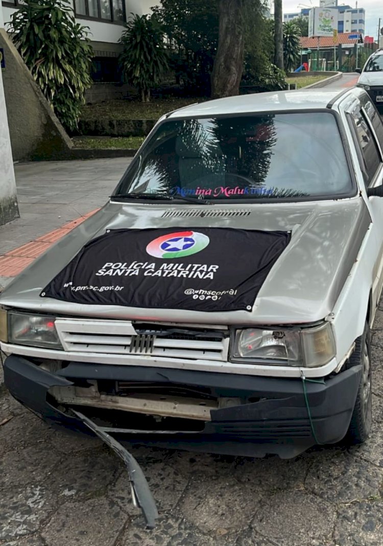 Carro furtado é encontrado no Michel pela PM