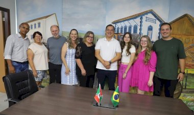 Governo de Criciúma dedica medalha Thati Teixeira às mulheres que contribuíram para o desenvolvimento político do município