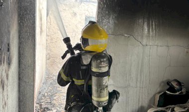 Casa pega fogo na avenida Progresso em Criciúma