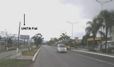 MULHER É ATROPELADA NO PINHEIRINHO