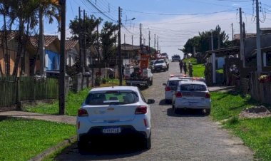 Ligação de energia clandestina leva a prisão de 17 pessoas em bairros de Criciúma