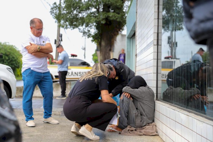 Prefeitura de Criciúma realiza ação de abordagem a pessoas em situação de rua no bairro Pinheirinho