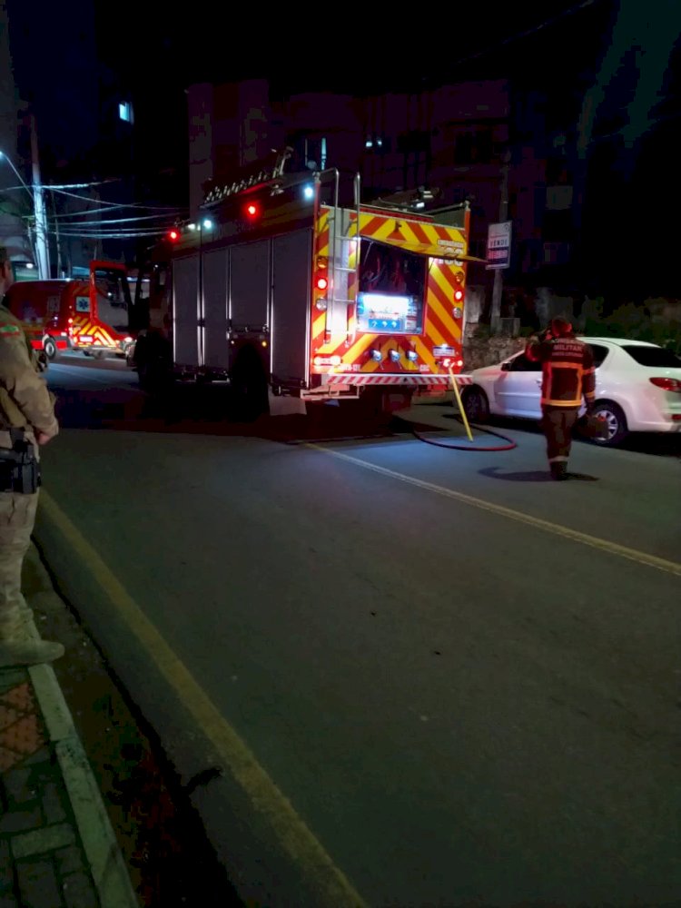 Sala Comercial abandonada pega fogo e homem  fica ferido no bairro Comerciário