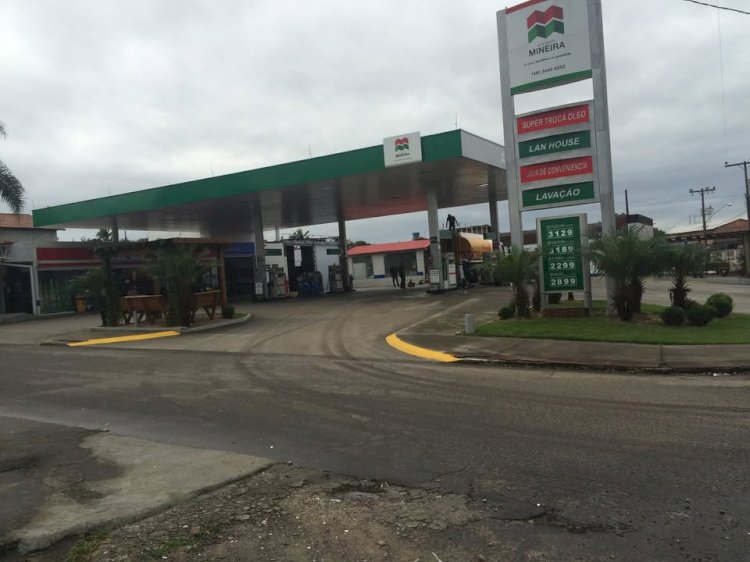 Dupla armada assalta Posto de Combustíveis no bairro Mineira Nova