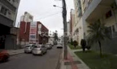 Veículo é furtado em plena luz do dia no centro de Criciúma