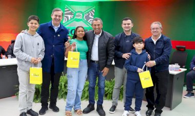 Criciúma é pioneira em Santa Catarina na entrega de sensores de glicose para crianças e adolescentes com diabetes