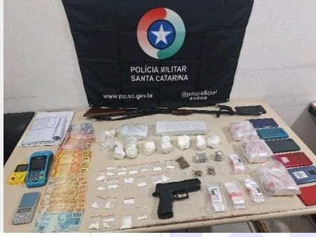 Casal é preso  por tráfico de drogas