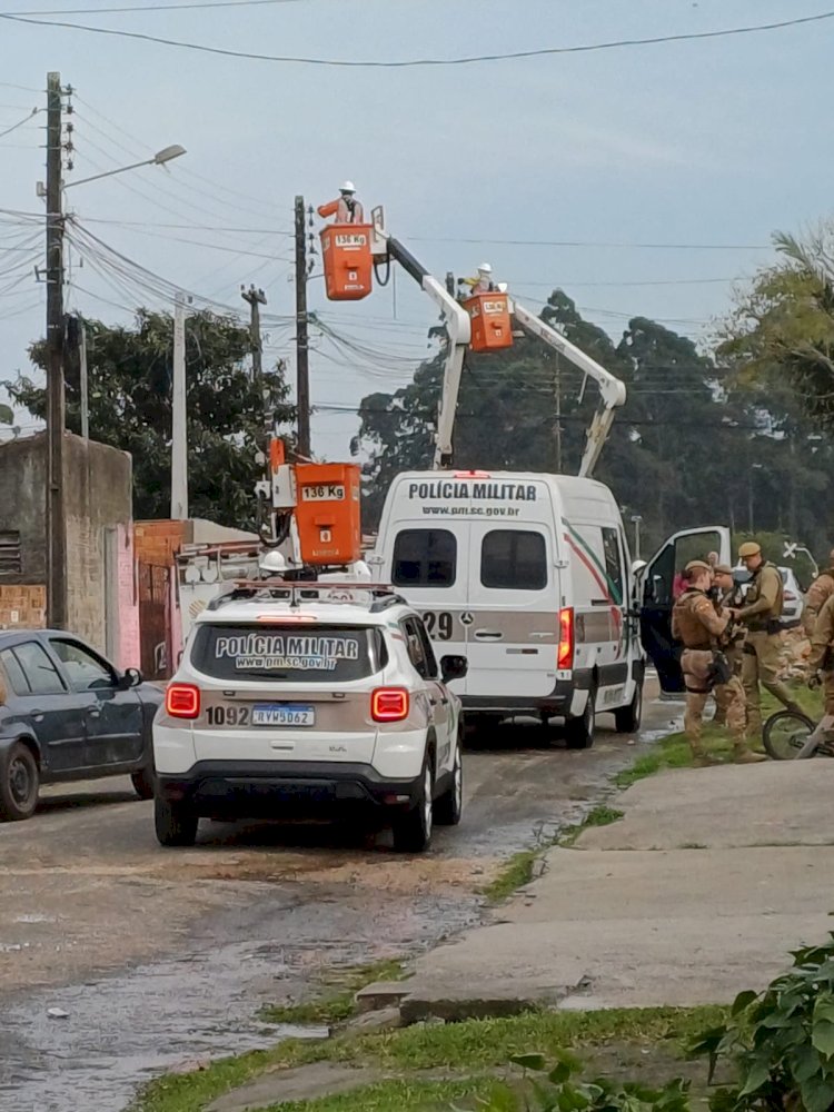 15 pessoas são presas por gato de energia e um foragido por Estupro da justiça