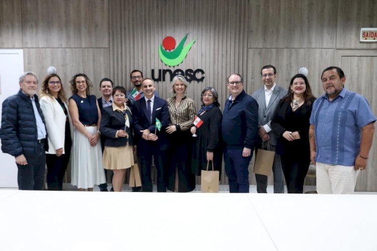 Unesc firma acordos de cooperação com universidade do Equador durante Seminário Internacional de Direitos Humanos