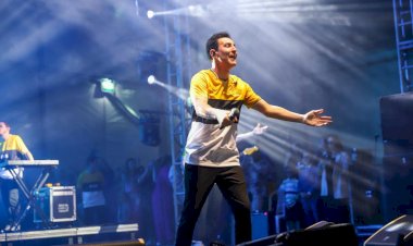 Show com Leandro Borges reúne 20 mil pessoas em noite histórica de celebração do centenário de Criciúma