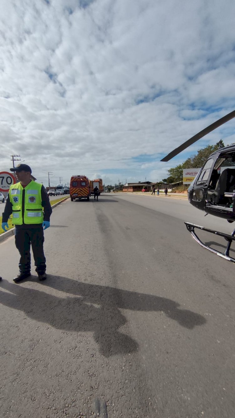 MOTOCICLISTA FICA GRAVEMENTE FERIDO APÓS ACIDENTE COM CAMINHÃO
