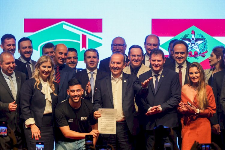 Unesc concede título de Doutor Honoris Causa ao Governador Jorginho Mello e ao Deputado Federal Pedro Uczai