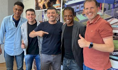 Ex-jogador da Seleção Brasileira, Valdo é recebido pelo prefeito em visita a Siderópolis