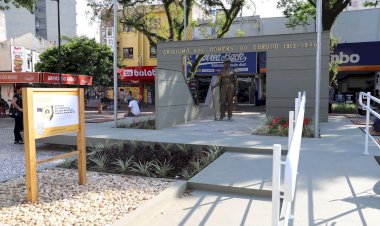 Revitalização do Monumento ao Mineiro na Praça Nereu Ramos é revitalizado e entregue para a comunidade