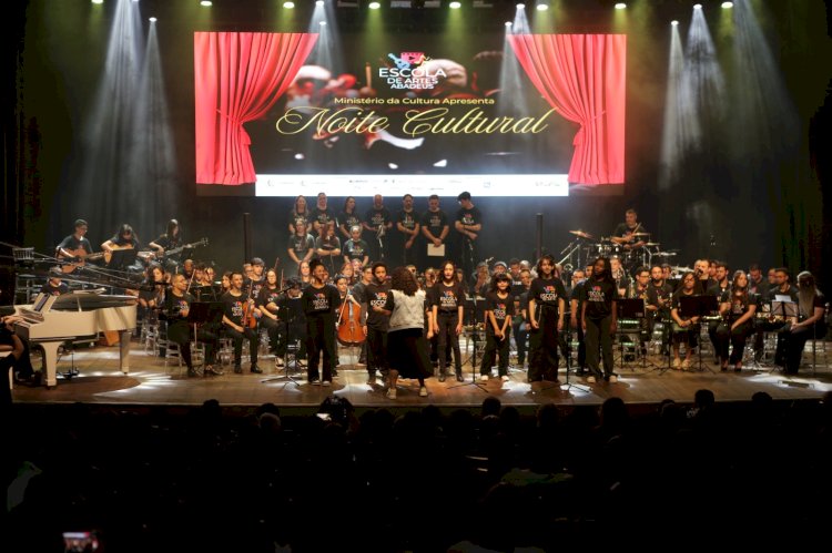 Emoção e casa cheia: Noite Cultural da Abadeus reúne 500 pessoas em Criciúma