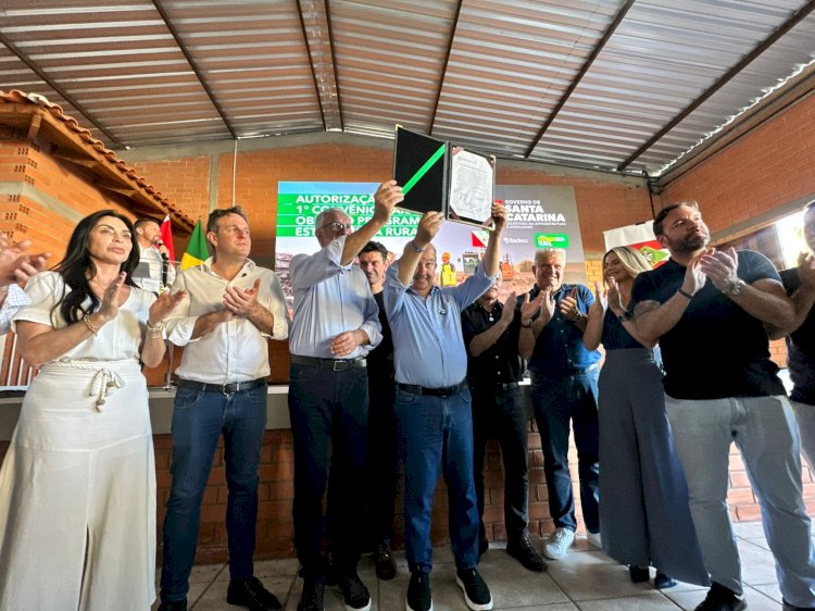 Cocal do Sul dá a largada e assina o primeiro convênio do Estrada Boa Rural em SC