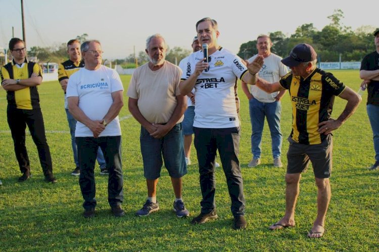 Governo de Criciúma assina ordem de serviço para construção de sede comunitária de campo na Vila Visconde