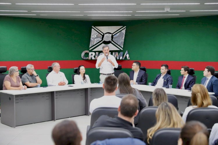 Governo de Criciúma assina protocolo para implantação de acessibilidade em banheiros públicos para pessoas ostomizadas