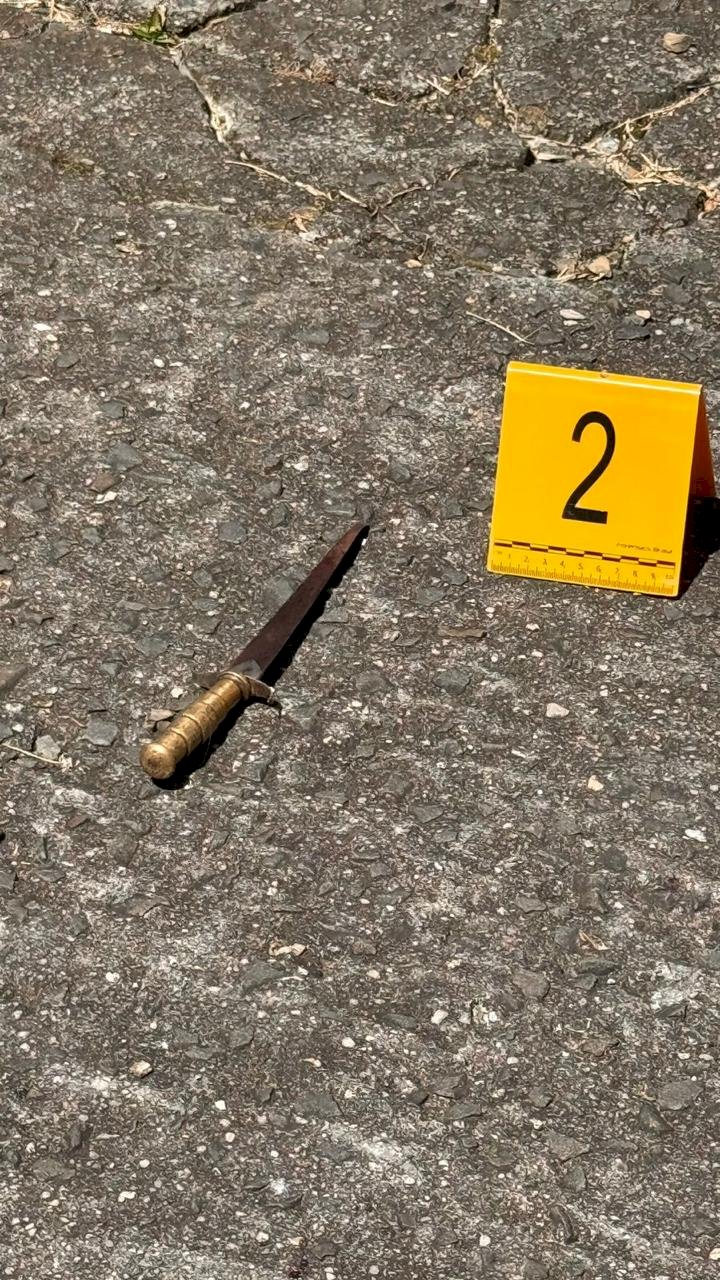 FILHO MATA A FACADAS  PRÓPRIA MÃE E IRMÃ EM CRICIUMA