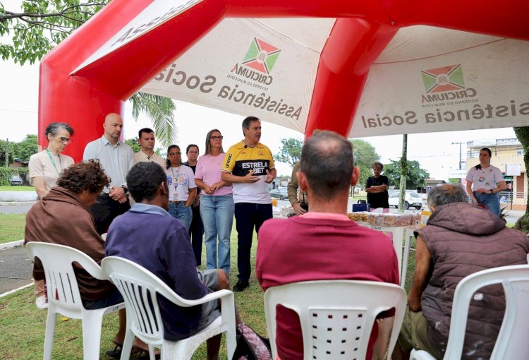 Primeira ação da Central do Recomeço atende cerca de 100 pessoas no Pinheirinho