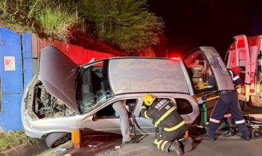 COLISÃO COM DOIS VEÍCULOS POR POUCO NÃO SE TRANSFORMA EM TRAGÉDIA