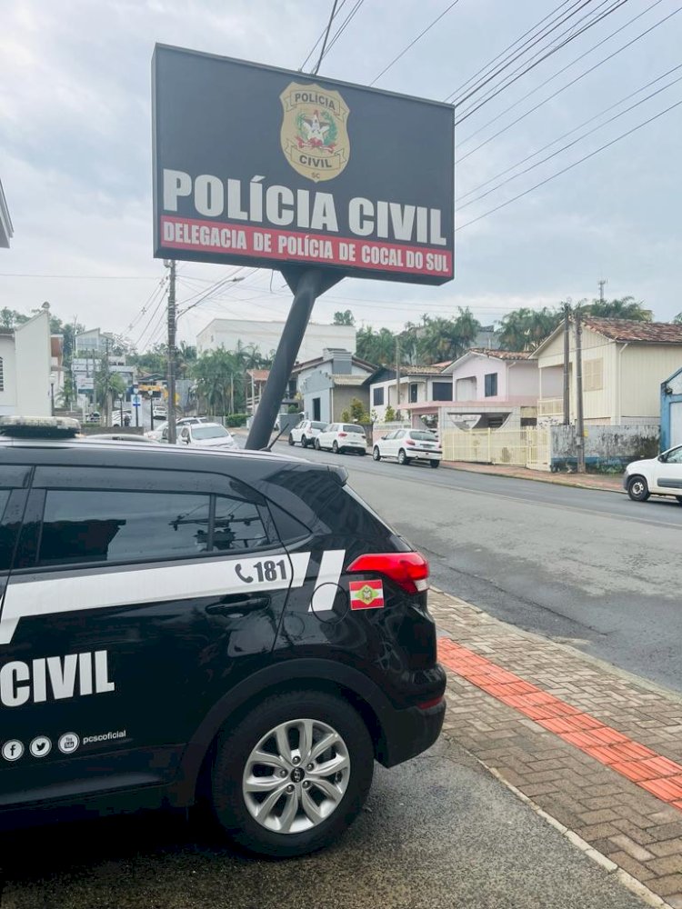 HOMEM QUE AGREDIU MULHER  COM GOLPES DE MADEIRA , SOCOS E CHUTES É PRESO PELA POLÍCIA CIVIL