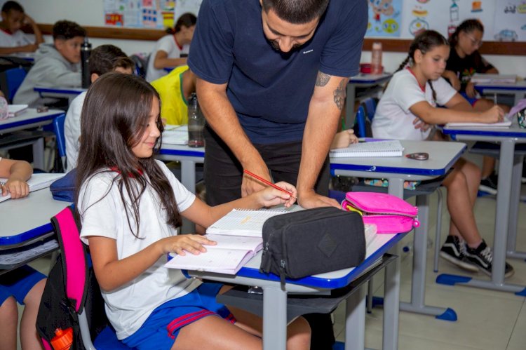 Volta às aulas 2026: Prefeitura de Criciúma iniciará distribuição de uniformes escolares na rede municipal