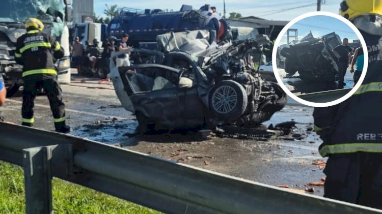 Imagens mostram carros destruídos após grave acidente na BR-101
