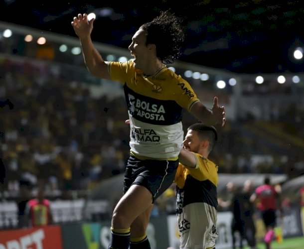 TIGRE VENCE DE GOLEADA NO HERIBERTO HULSE